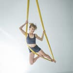 כרטיס לזוג - שיעור חוויתי יוגה ואקרובטיקה - FlyFit